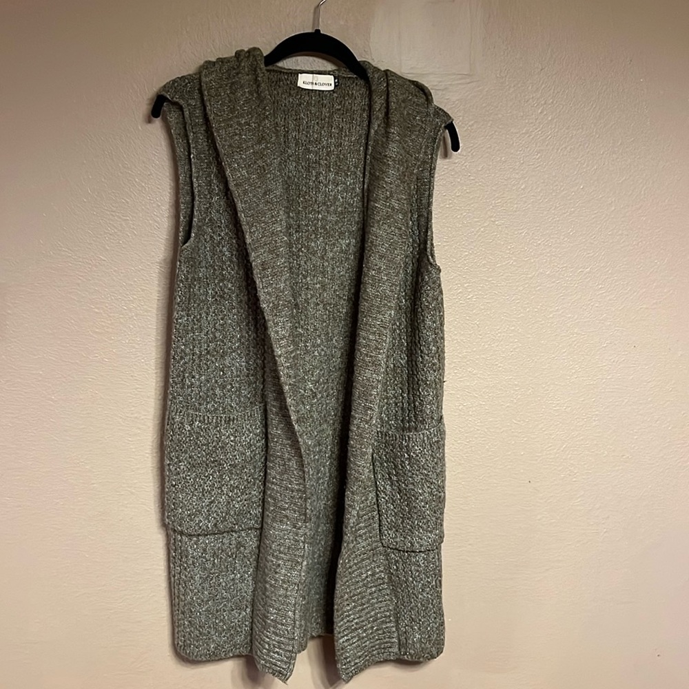 Sweater vest.  Size L/XL